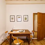 Guesthost - Live The Charm Of Siena Apartment *