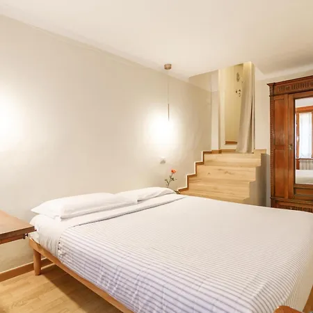 Guesthost - Live The Charm Of Siena Appartamento *