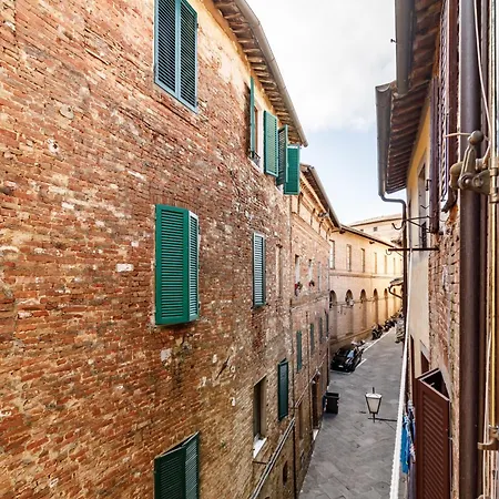 Guesthost - Live The Charm Of Siena Apartment Siena