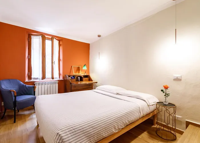 Guesthost - Live The Charm Of Siena