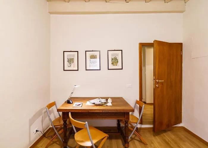 Guesthost - Live The Charm Of Siena Apartment *