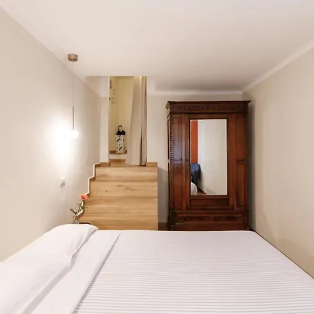 Apartment Guesthost - Live The Charm Of Siena *
